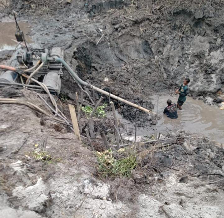 Pembeli Timah Dan Emas Ilegal Di Sarang Mandi Diduga Bernama Bos Albi.