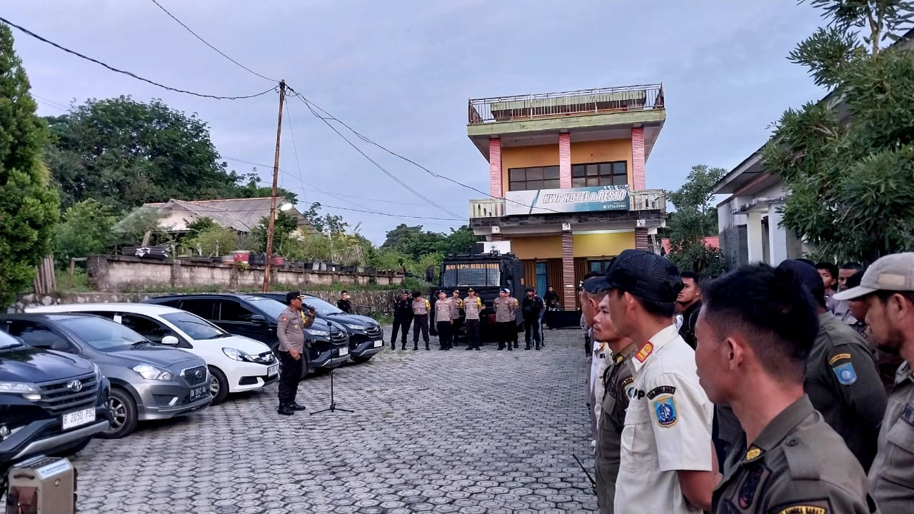 Kapolres Bangka Barat Cek Anggota Pengamanan Rapat Pleno Terbuka Rekapitulasi Suara Pilkada Serentak 2024